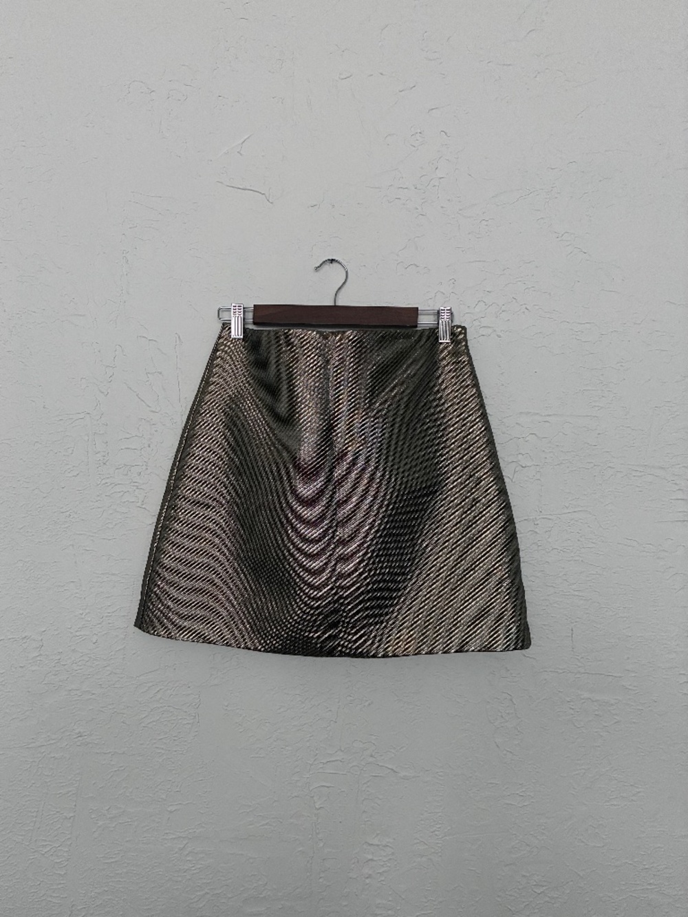 LOFT Gold Lamé Metallic Mini Skirt Size 10 Textured Lined Party Holiday